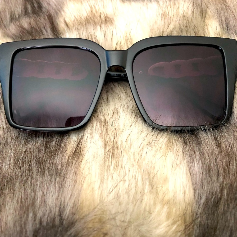 WOMENS FASHION SUNGLASSES
